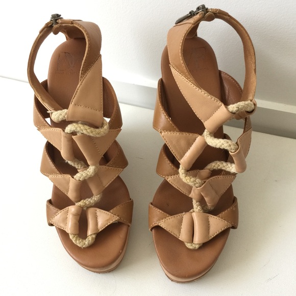 LAST CHANCE: Diane Von Furstenberg 7.5 Tan Leather Wedges rope detailing - Picture 4 of 6